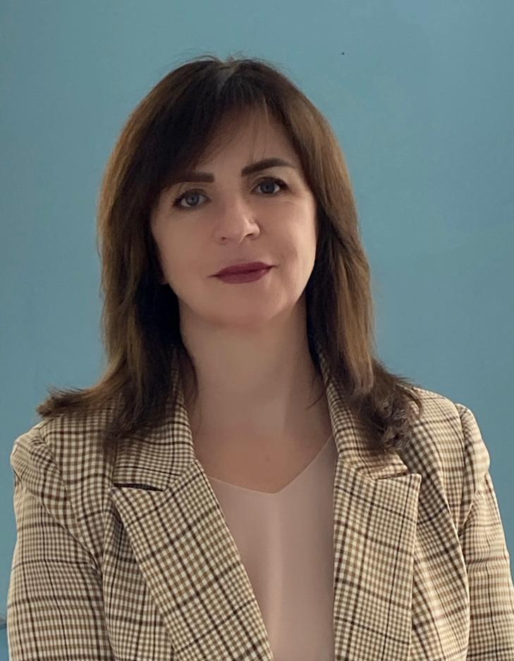 Попова Ирина Владимировна.